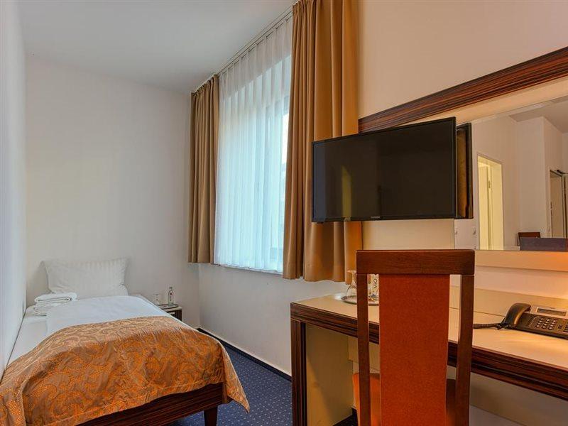 เซ็นโทร โฮเต็ล เซลเลอร์ ทอร์ Hotel บราวน์ชไวก์ ภายนอก รูปภาพ