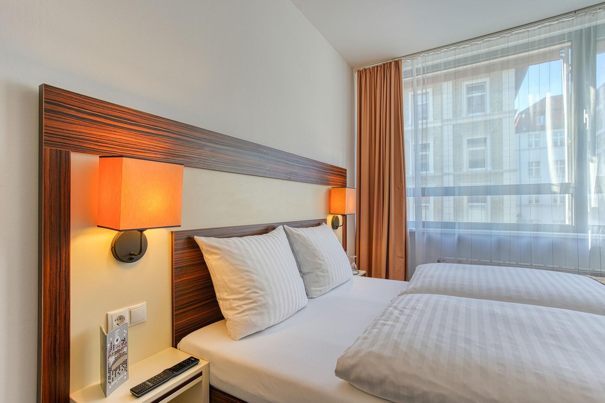 เซ็นโทร โฮเต็ล เซลเลอร์ ทอร์ Hotel บราวน์ชไวก์ ภายนอก รูปภาพ