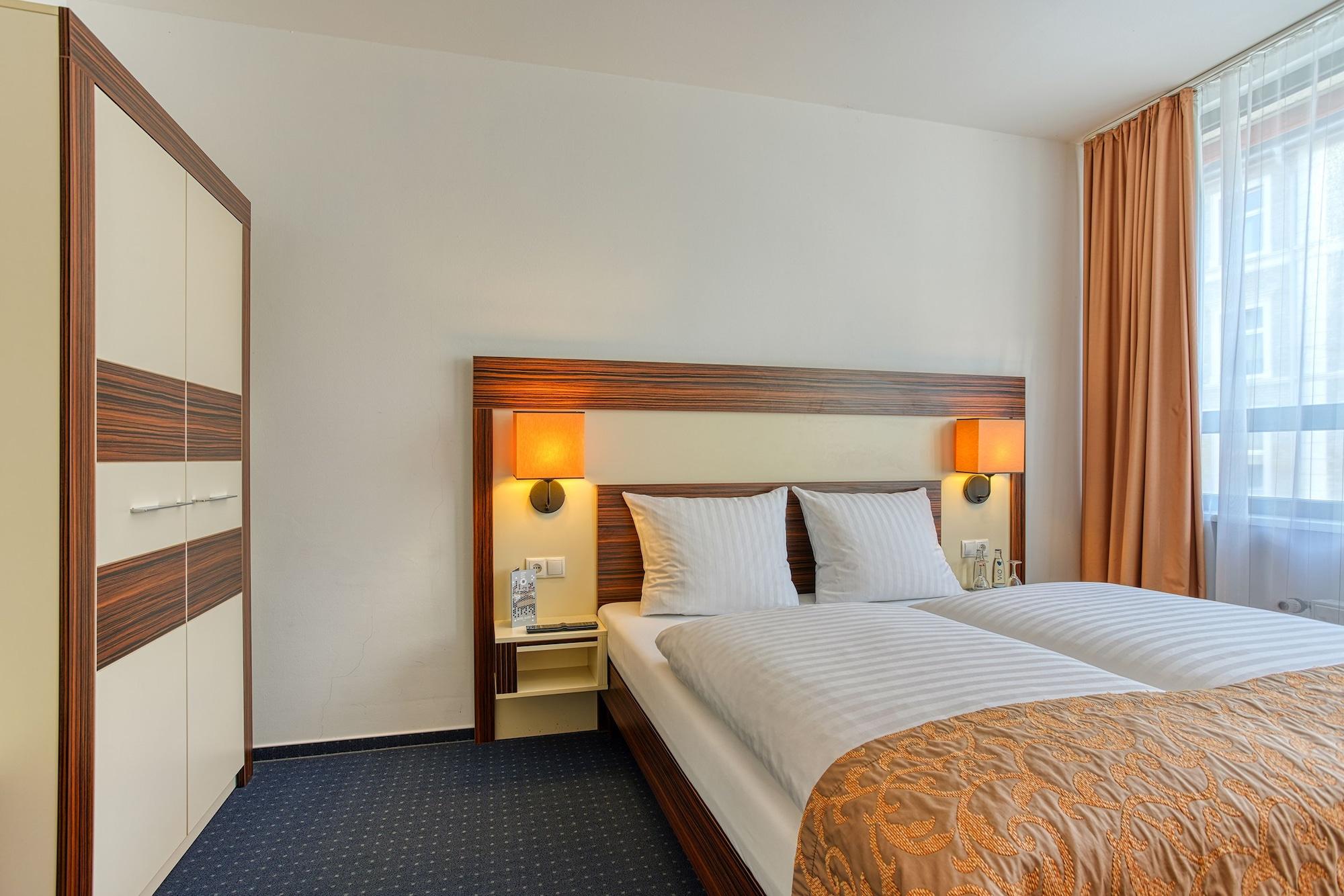 เซ็นโทร โฮเต็ล เซลเลอร์ ทอร์ Hotel บราวน์ชไวก์ ภายนอก รูปภาพ