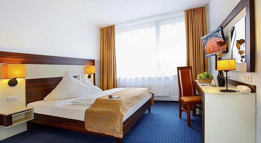 เซ็นโทร โฮเต็ล เซลเลอร์ ทอร์ Hotel บราวน์ชไวก์ ภายนอก รูปภาพ